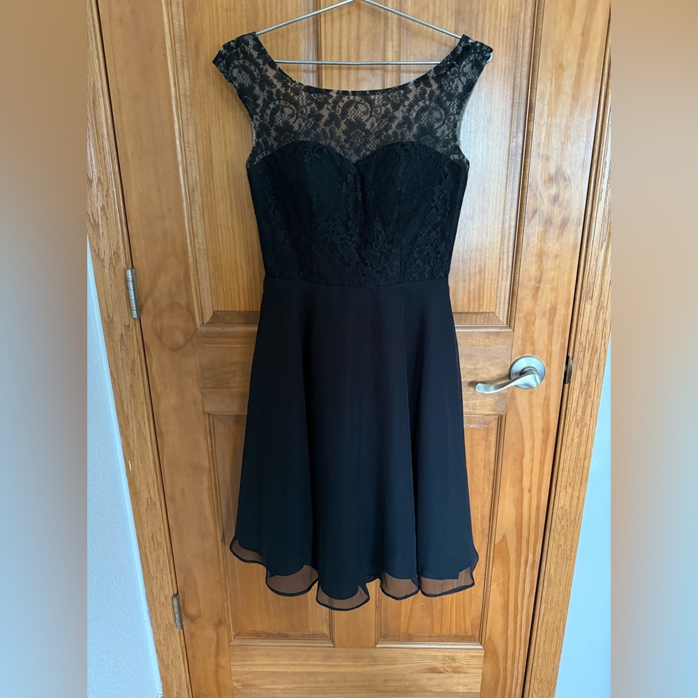 DaVinci Elegant Black Lace Dress size 6